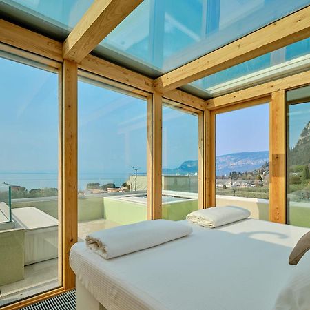 Villa Sunny Lake Suites Бардолино Екстериор снимка
