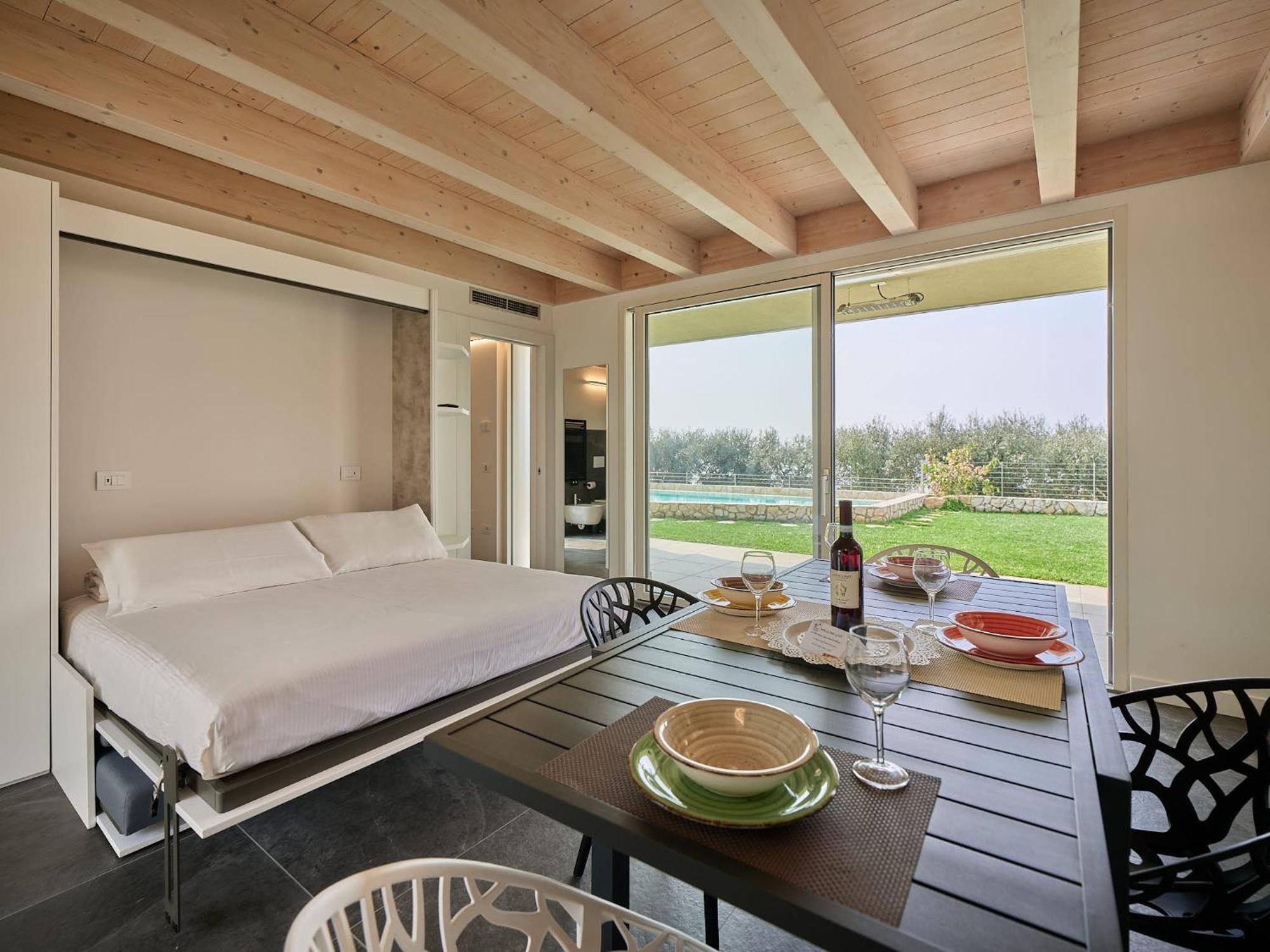 Villa Sunny Lake Suites Бардолино Екстериор снимка