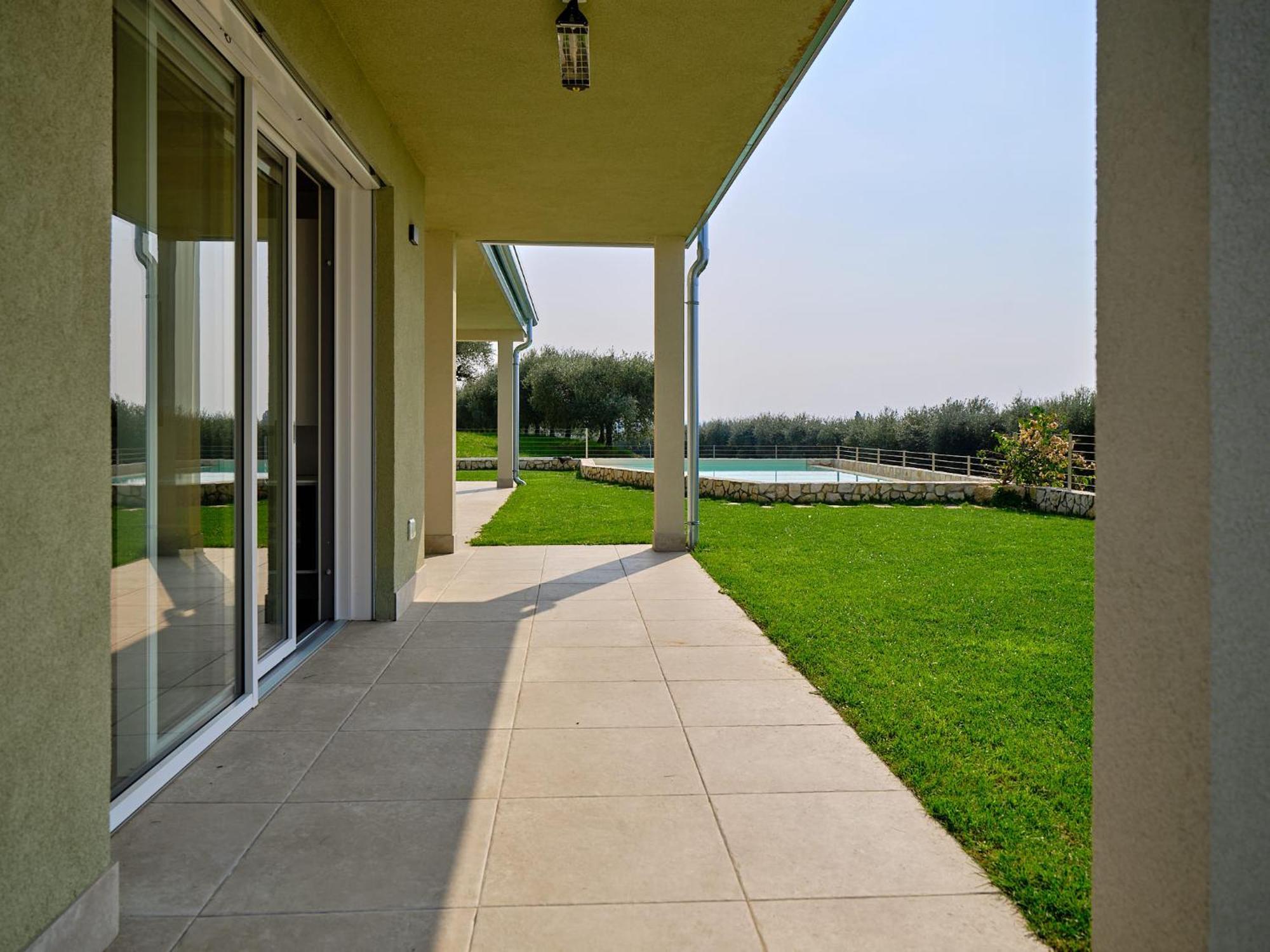 Villa Sunny Lake Suites Бардолино Екстериор снимка