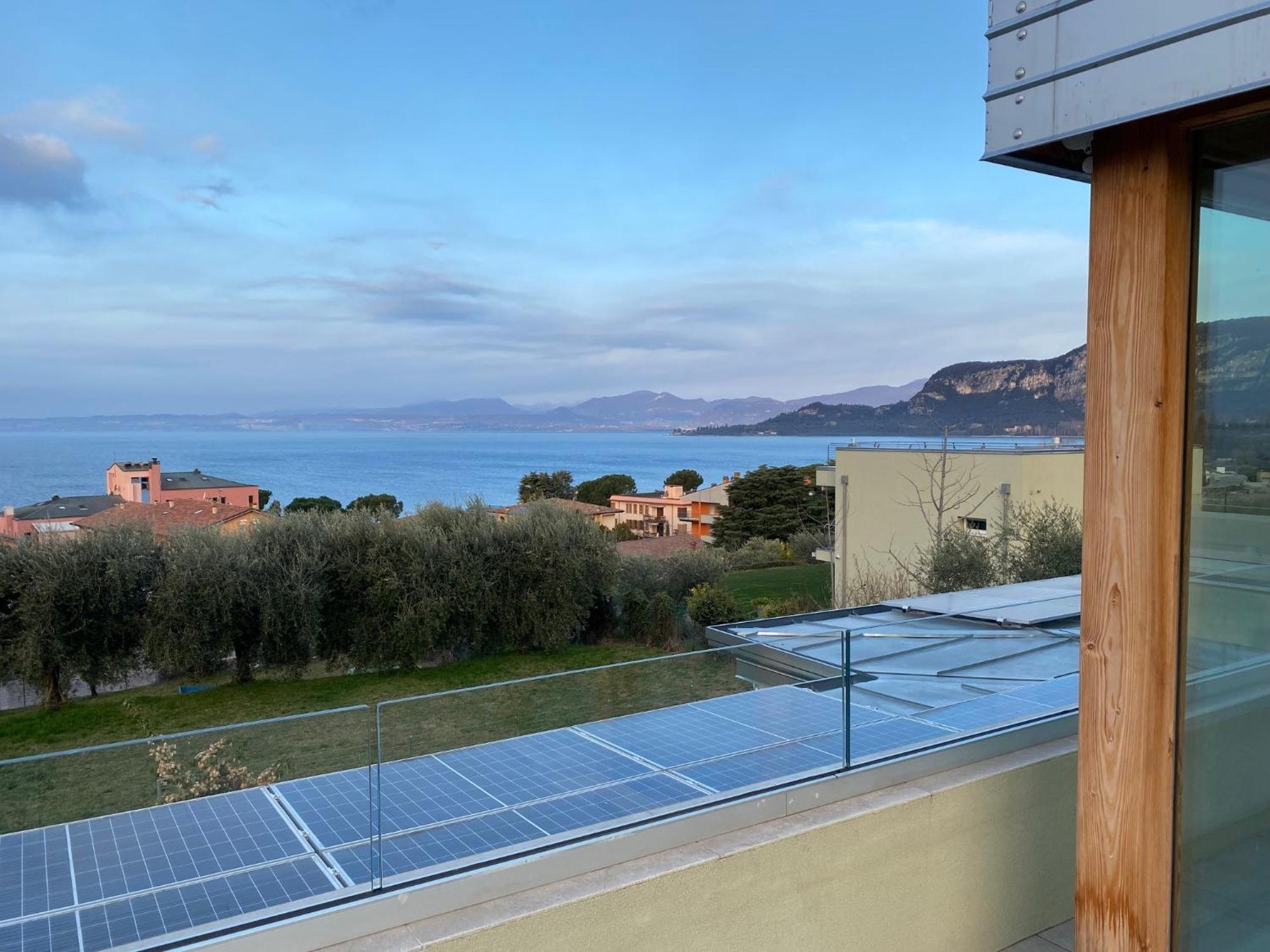 Villa Sunny Lake Suites Бардолино Екстериор снимка