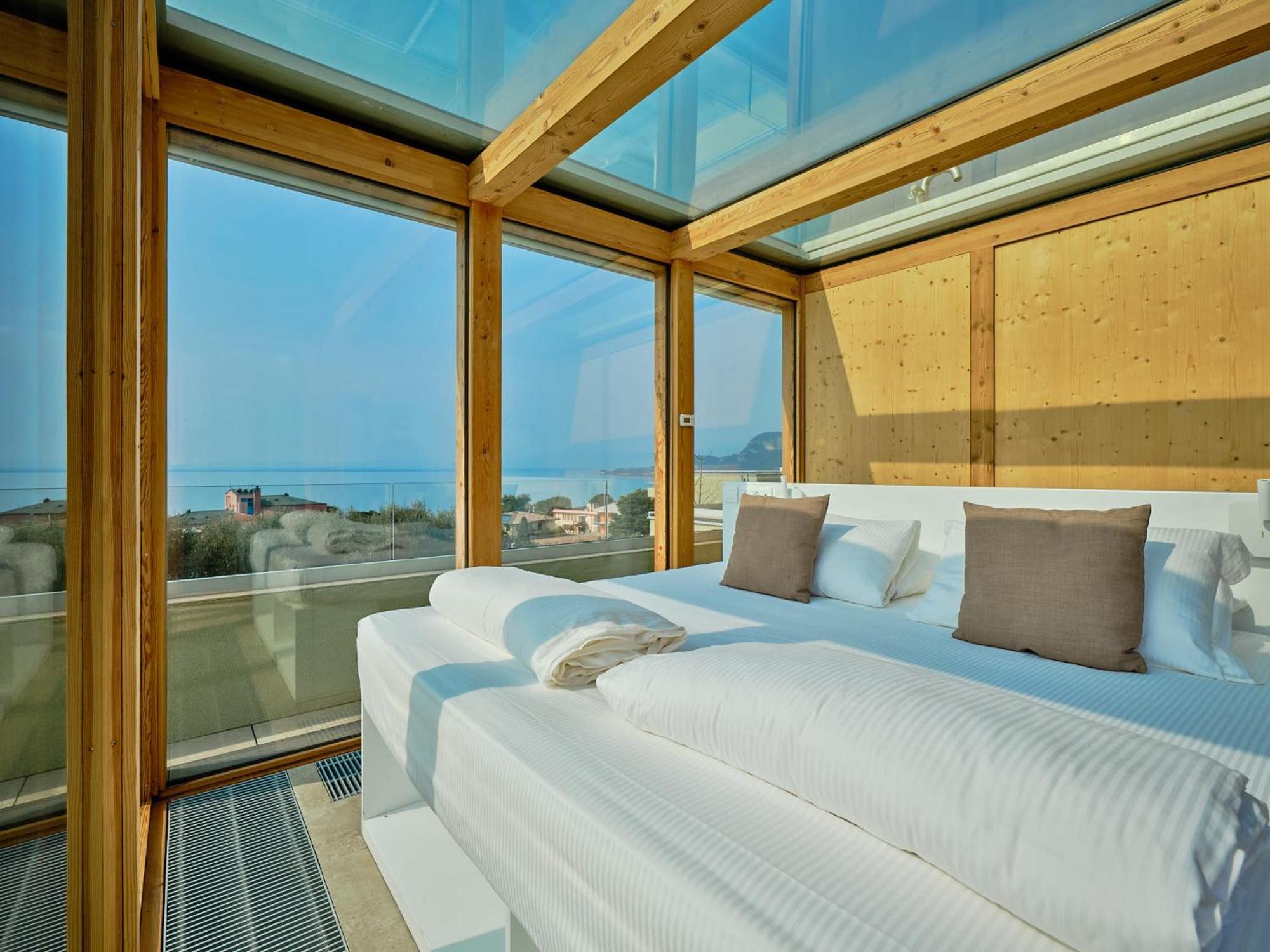 Villa Sunny Lake Suites Бардолино Екстериор снимка