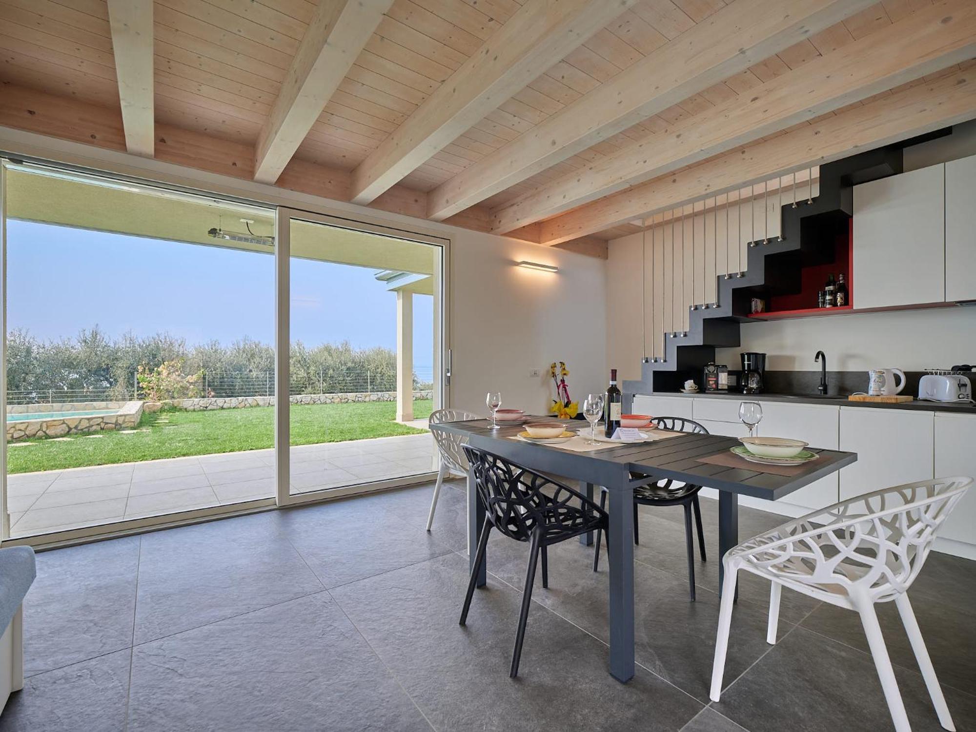 Villa Sunny Lake Suites Бардолино Екстериор снимка