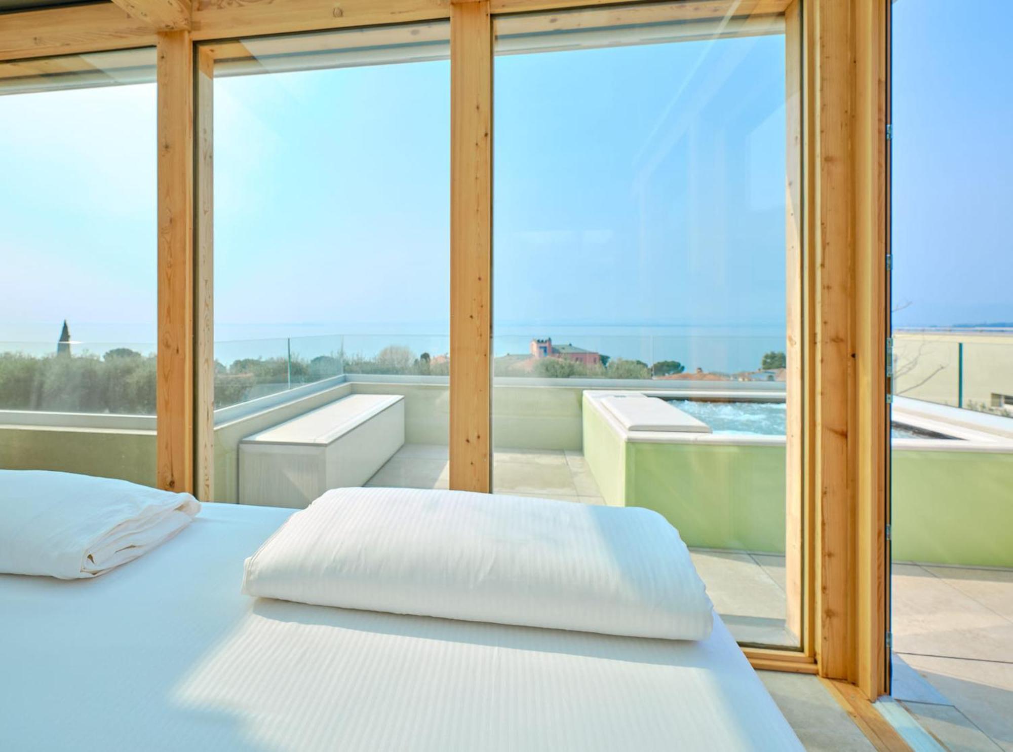 Villa Sunny Lake Suites Бардолино Екстериор снимка