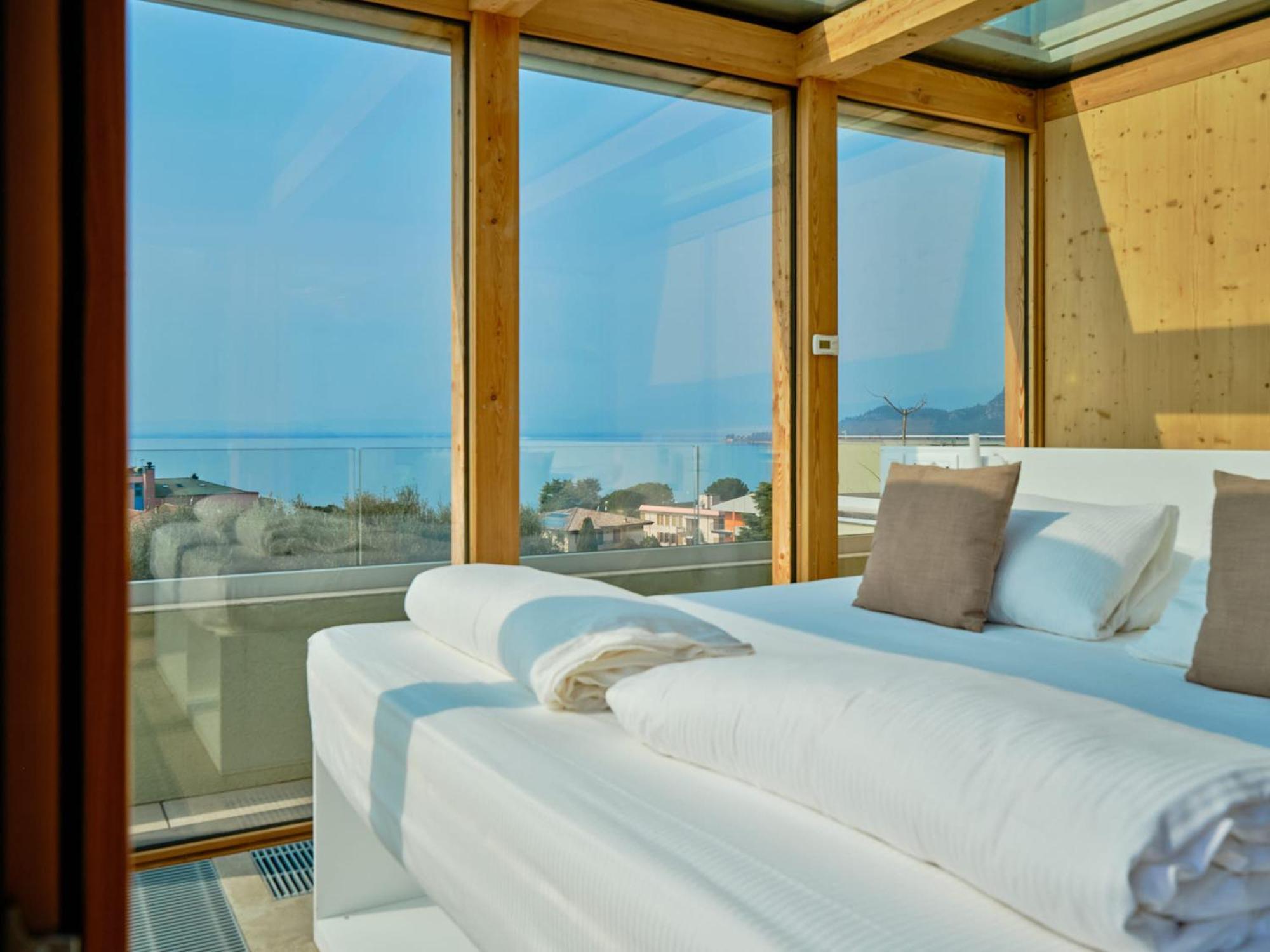 Villa Sunny Lake Suites Бардолино Екстериор снимка