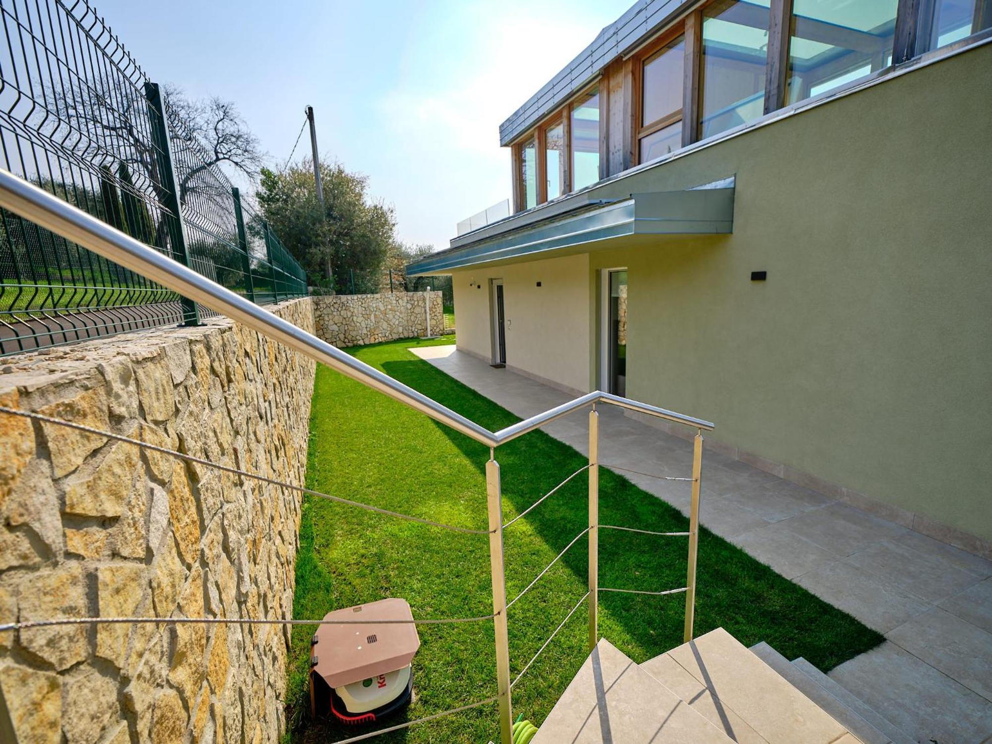 Villa Sunny Lake Suites Бардолино Екстериор снимка