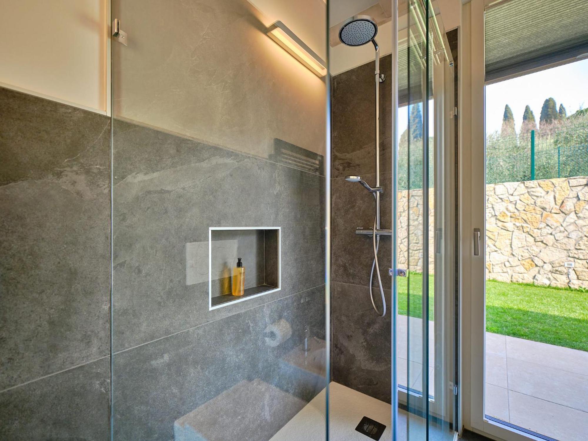 Villa Sunny Lake Suites Бардолино Екстериор снимка