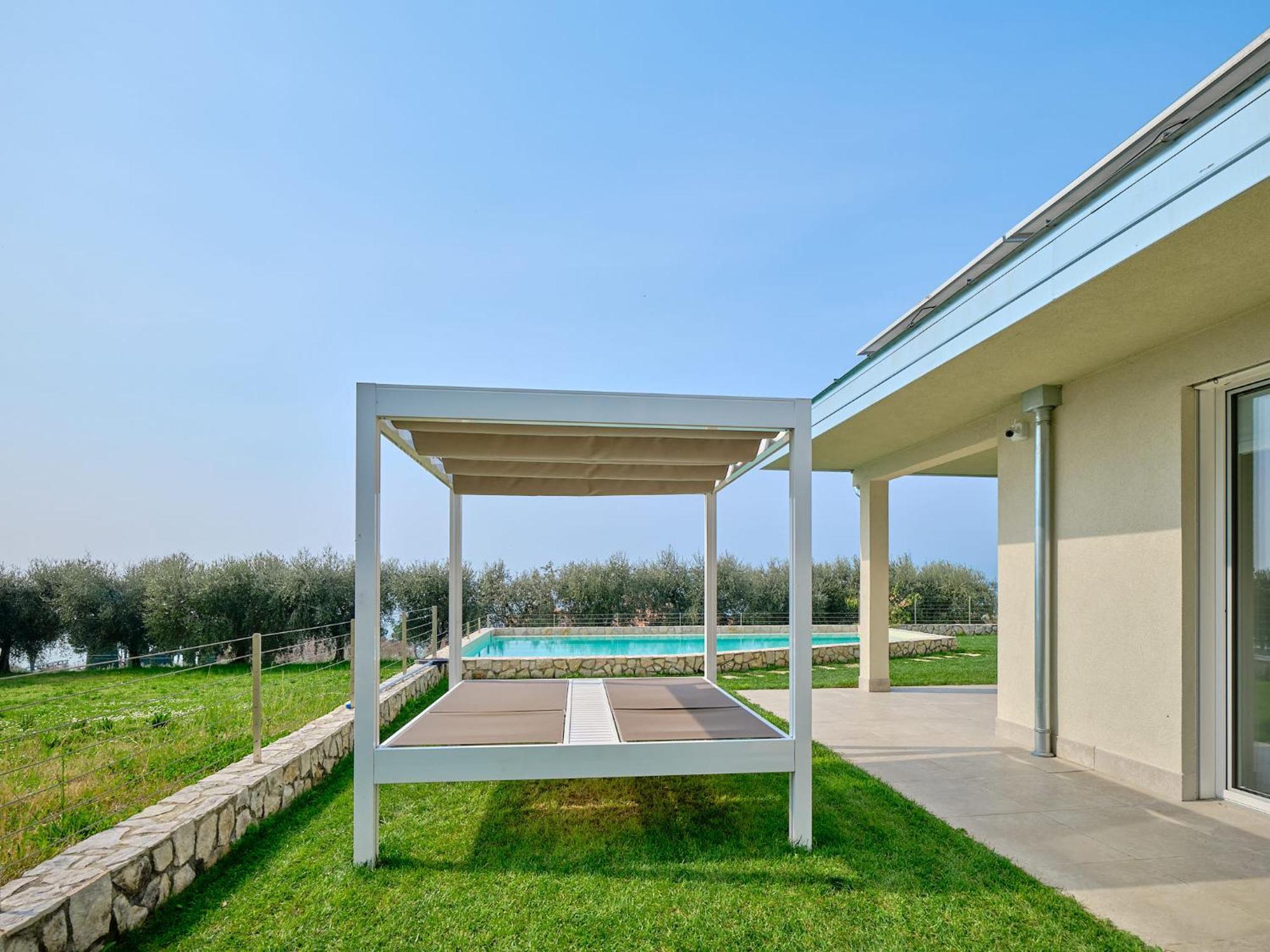Villa Sunny Lake Suites Бардолино Екстериор снимка