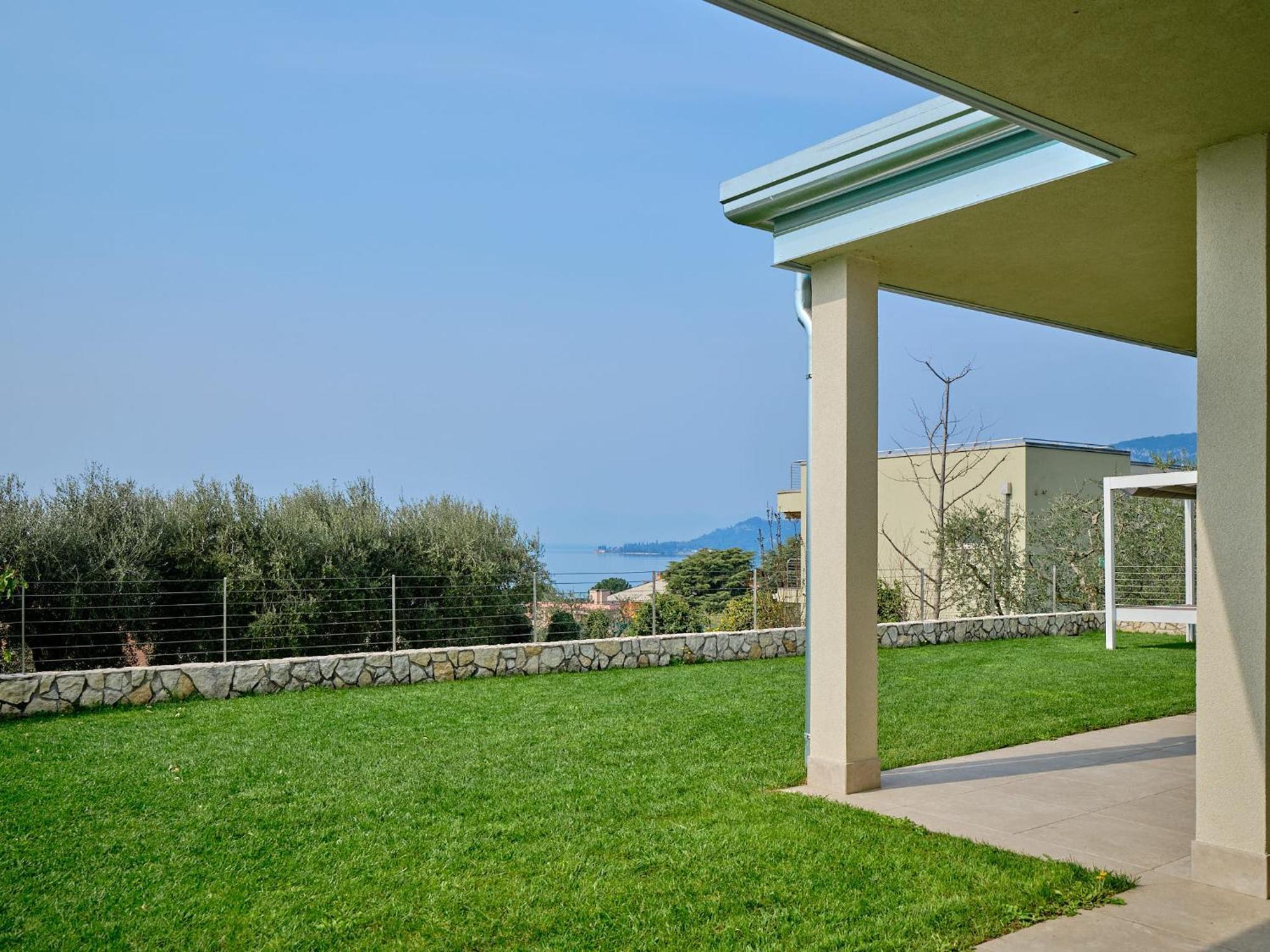 Villa Sunny Lake Suites Бардолино Екстериор снимка