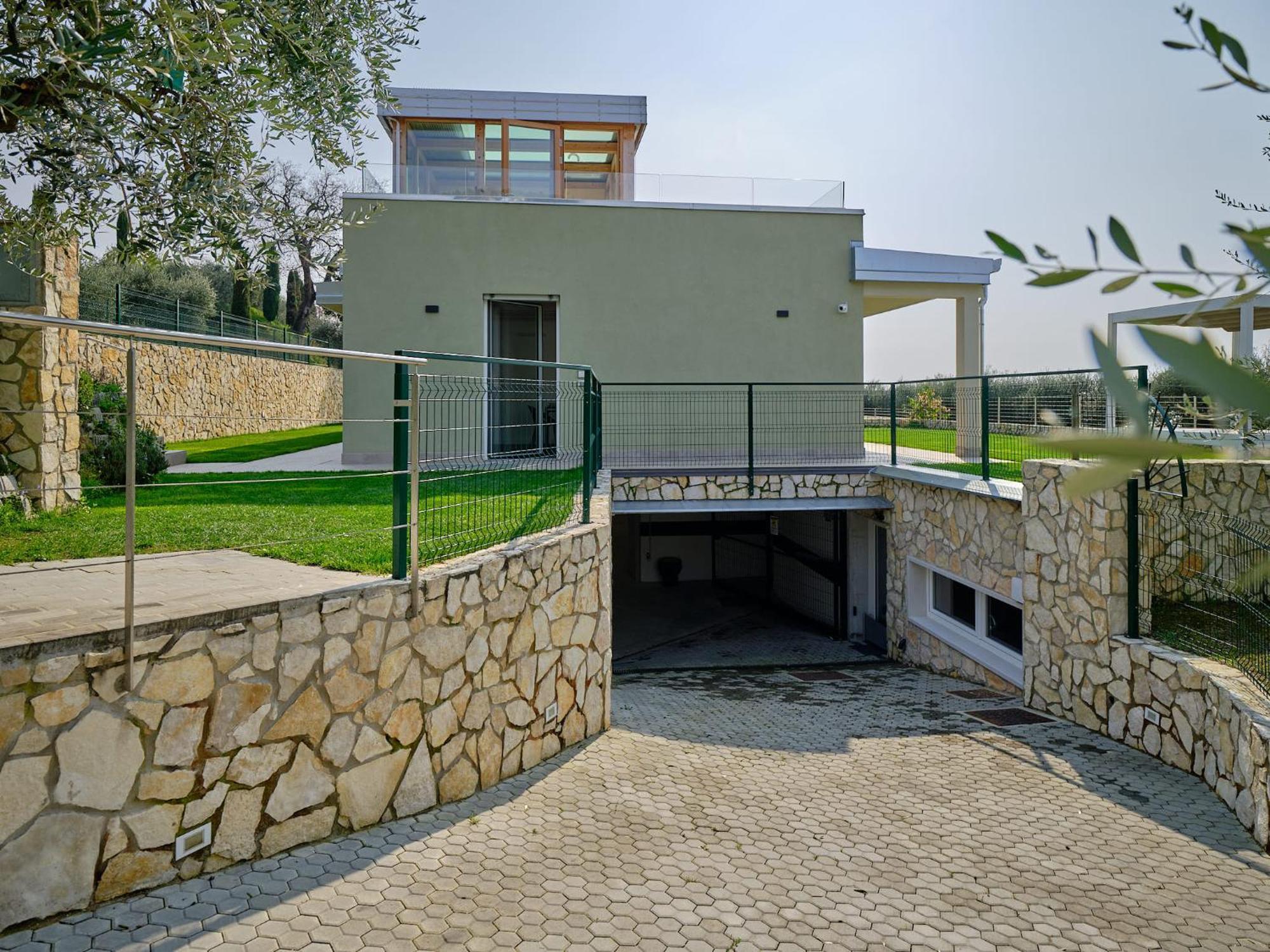 Villa Sunny Lake Suites Бардолино Екстериор снимка