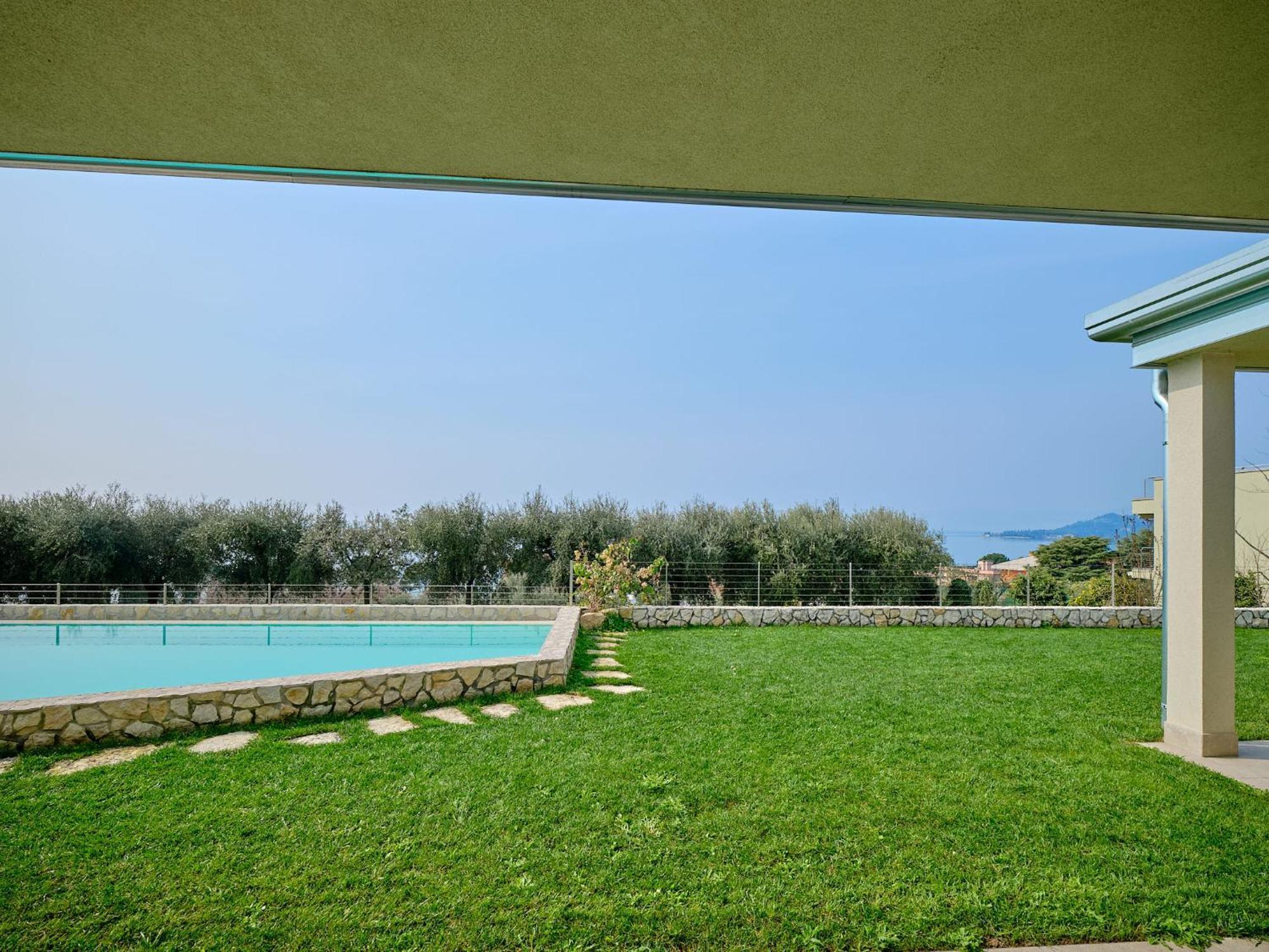Villa Sunny Lake Suites Бардолино Екстериор снимка